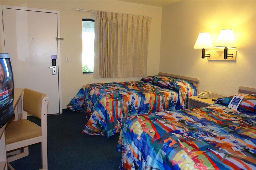 Motel 6-Palm Springs, Ca - Downtown Exterior photo