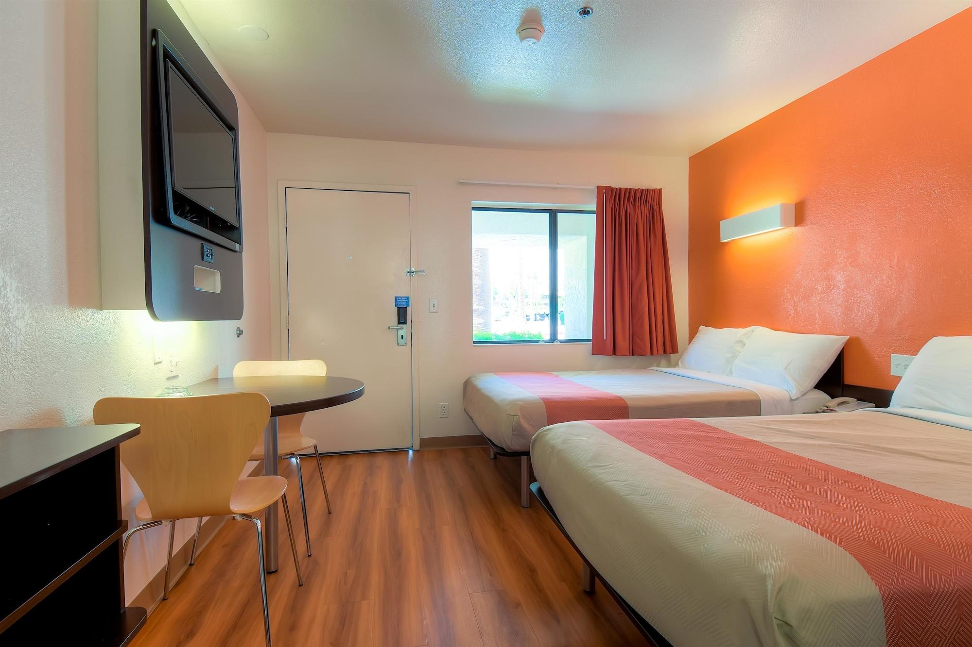 Motel 6-Palm Springs, Ca - Downtown Exterior photo