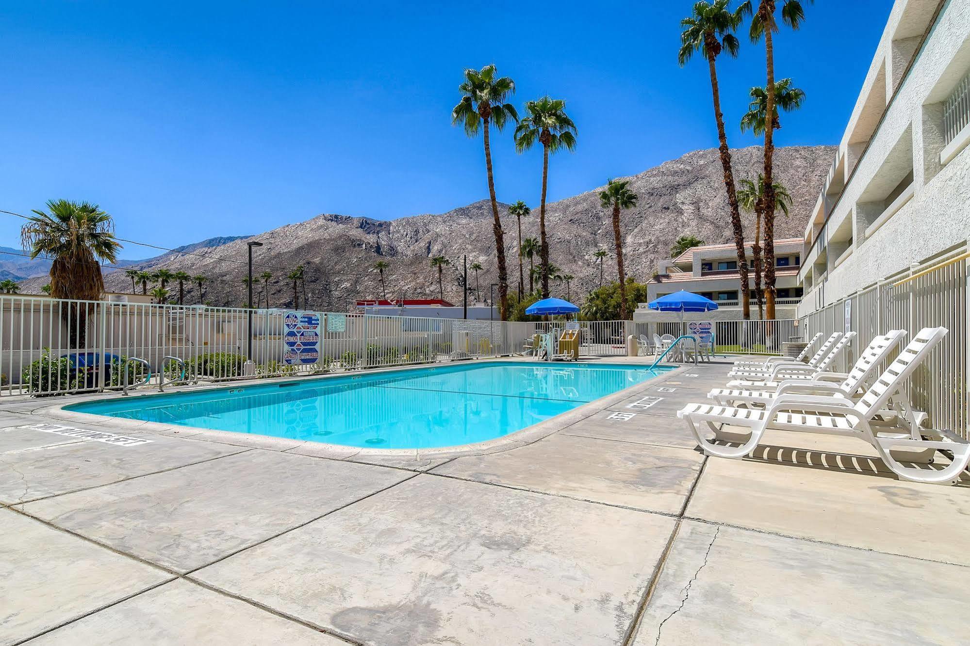 Motel 6-Palm Springs, Ca - Downtown Exterior photo
