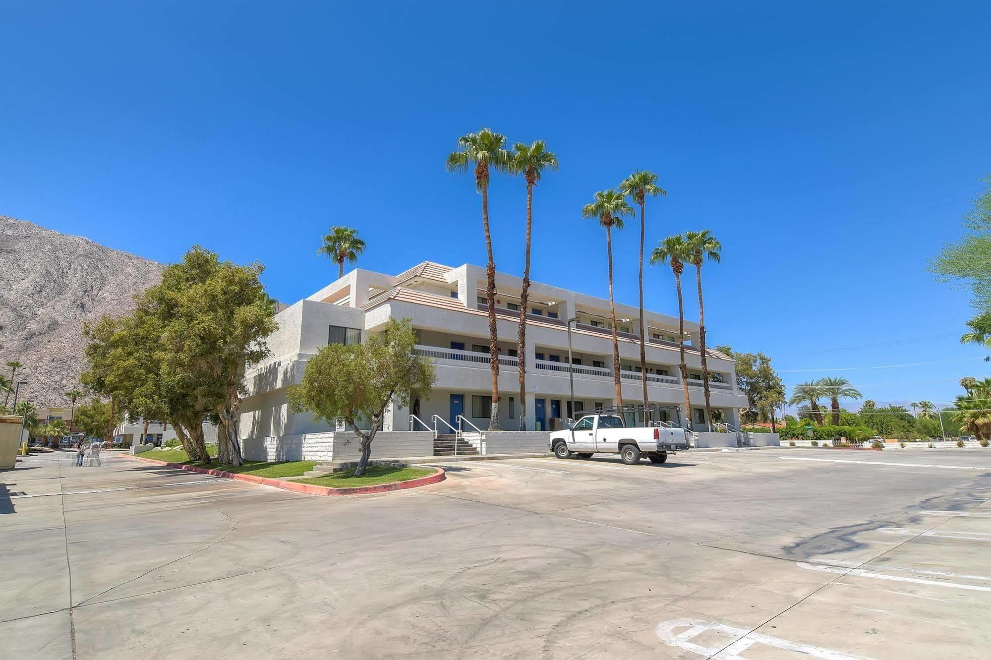 Motel 6-Palm Springs, Ca - Downtown Exterior photo