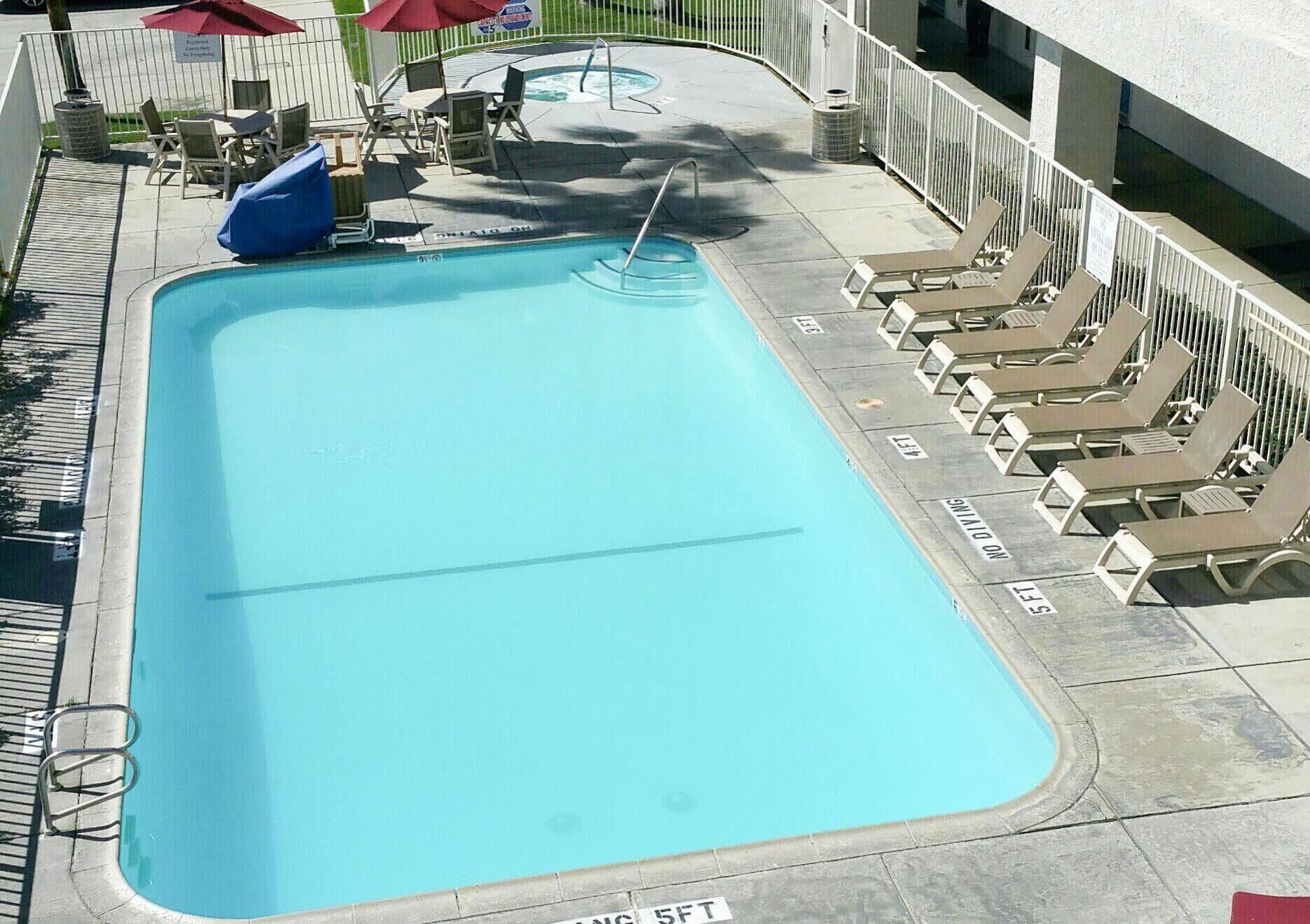 Motel 6-Palm Springs, Ca - Downtown Exterior photo